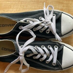 Converse Black and White Sneakers 4.5
